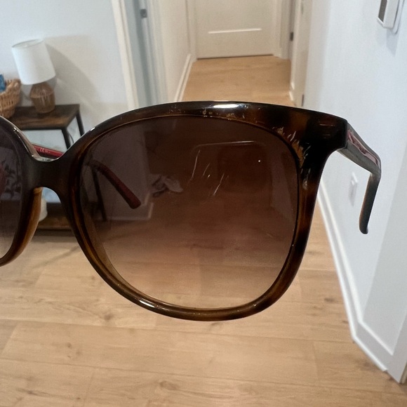 Gucci sunglasses from Italy - Picture 6 of 7